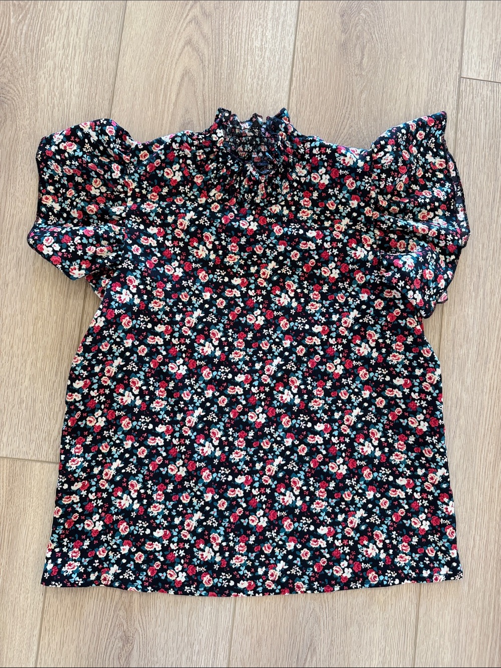 SHEIN Black Floral Ruffle Neck Puff Sleeve Blouse